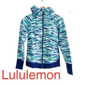 Lululemon Athletica Women Camo Hoodie Blue Green White Size 8
